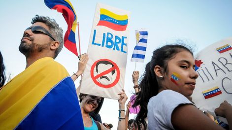 imagen de El gobierno se ofrece como “canal de diálogo” y la oposición reclama desconocer a Maduro