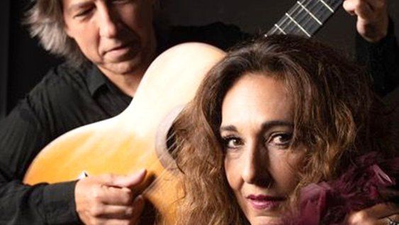 Carmen Morán y Sergio Fernández Cabrera son una cantante y un guitarrista que podrían ser “los últimos románticos” o “los primeros tristes”.