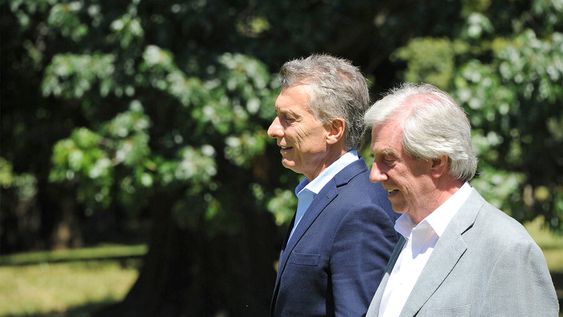Tabaré Vázquez camina junto a Mauricio Macri en la estancia de Anchorena, febrero de 2019. Foto: Presidencia Tabaré Vázquez camina junto a Mauricio Macri en la estancia de Anchorena, febrero de 2019. Foto: Presidencia