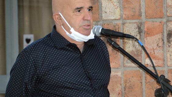 Alfredo Sánchez, el alcalde coloniense que se hizo famoso con el eslogan “El hombre de las mil gauchadas”. Foto: La Colonia Digital Alfredo Sánchez, el alcalde coloniense que se hizo famoso con el eslogan “El hombre de las mil gauchadas”. Foto: La Colonia Digital