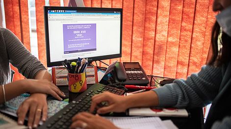 Atención en Comuna Mujer 8. Foto: Santiago Mazzarovich, Intendencia de Montevideo