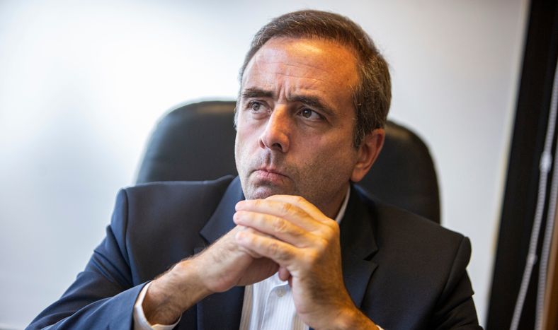 Sebastián Andújar en su oficina del Anexo del Palacio Legislativo