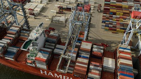 Buque en la Terminal Cuenca del Plata. Foto: Daniel Rodriguez / adhocFOTOS