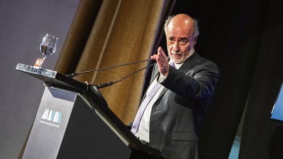 El ministro de Trabajo, Pablo Mieres, al disertar en un almuerzo de ADM. Foto: Mauricio Zina / adhocFOTOS El ministro de Trabajo, Pablo Mieres, al disertar en un almuerzo de ADM. Foto: Mauricio Zina / adhocFOTOS