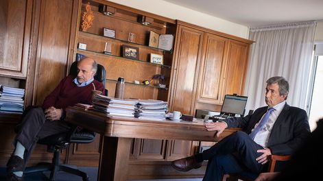 Pablo Mieres y Mario Arizti en el MTSS, en Montevideo. Foto: Pablo Vignali / adhocFOTOS