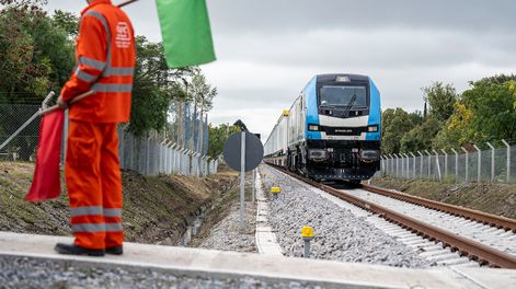 El Poder Ejecutivo prepara el decreto reglamentario para cobrarle el canon a UPM por el tren