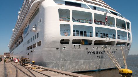 Crucero en el puerto de Montevideo. Foto: Ricardo Antúnez / AdhocFotos
