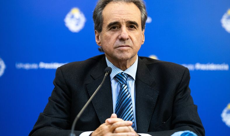 Renzo Monzeglio, en conferencia de prensa en Torre Ejecutiva. Foto: Santiago Mazzarovich / adhocFOTOS