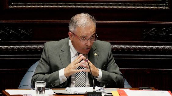 Alfonso Lereté durante la Comisión Permanente del Parlamento en Montevideo Alfonso Lereté durante la Comisión Permanente del Parlamento en Montevideo
