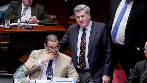 colorados se embanderan en defensa de las zonas francas y blancos difieren en su interna por impuesto al agro colorados se embanderan en defensa de las zonas francas y blancos difieren en su interna por impuesto al agro