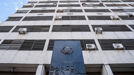 Fachada del Banco Central del Uruguay.