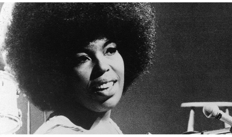 Roberta Flack al inicio de su carrera, en 1971