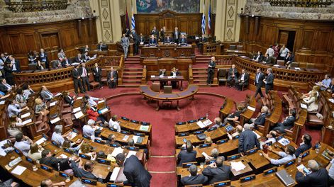 imagen de El Frente Amplio admitió un “error” al tratar de solucionar el conflicto con judiciales y la oposición criticó su “soberbia”