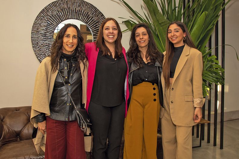 Karen Szwarcfiter, Natalia De León, Laura Fornaro y Cecilia Satriano, de Marketing de Acher