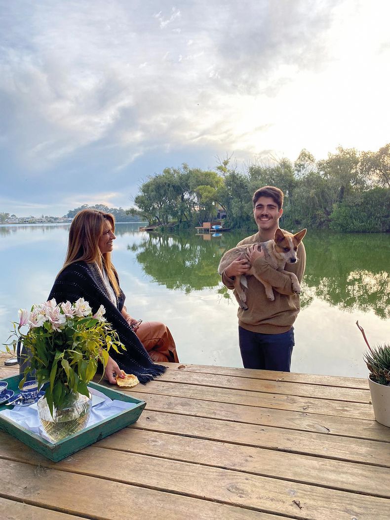 Renata Battione, su hijo Pancho y su perro Lucho celebraron un domingo especial en burbuja y al aire libre