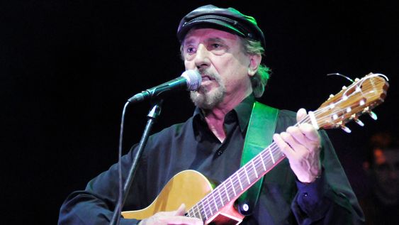 Jose Pepe Guerra en Los Olimareños en el Estadio Centenario, Montevideo 2009.