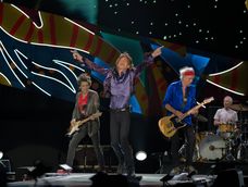 Ladies and gentlemen.... ¡The Rolling Stones! Ladies and gentlemen.... ¡The Rolling Stones!