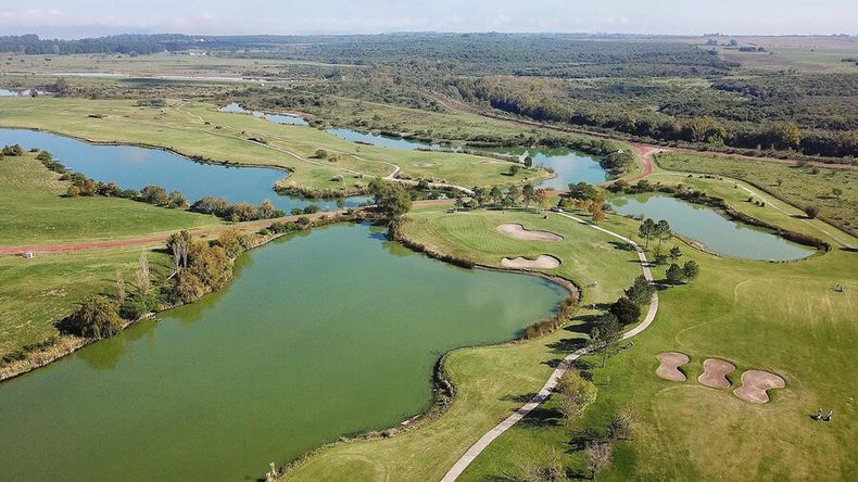imagen de La cancha del Carmelo Golf Club fue elegida la mejor de Uruguay