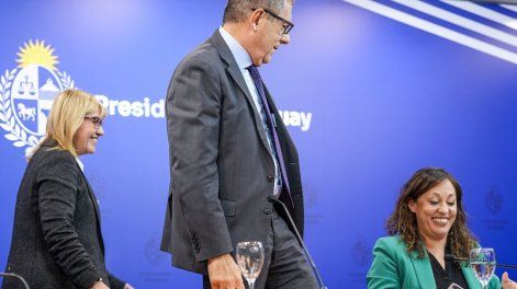 Los ministros Lustemberg, Oddone y Cardona en la presentación del proyecto de competitividad.&nbsp;