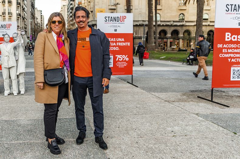 Directora de Marketing de la División Marcas Masivas de L’Oréal Groupe en Uruguay Karina Porteiro junto al director de la División de Productos Masivos de L’Oréal Groupe Gonzalo Ordóñez