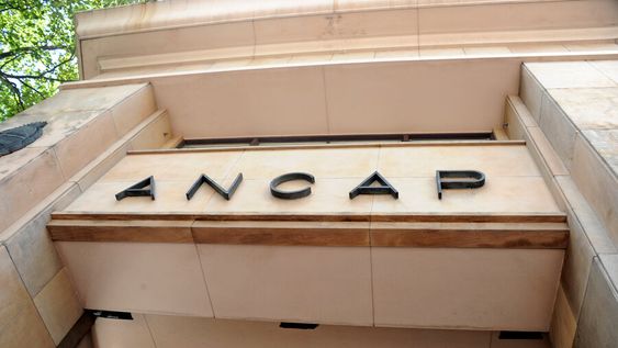 imagen de La Justicia pide apoyo a la Junta Anticorrupción para analizar tres negocios de Ancap y cita al senador De León como indagado imagen de La Justicia pide apoyo a la Junta Anticorrupción para analizar tres negocios de Ancap y cita al senador De León como indagado