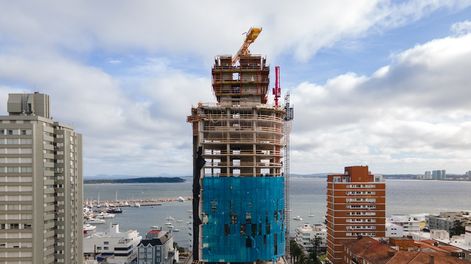 El avance de obra de la torre del WTC Punta del Este, en julio