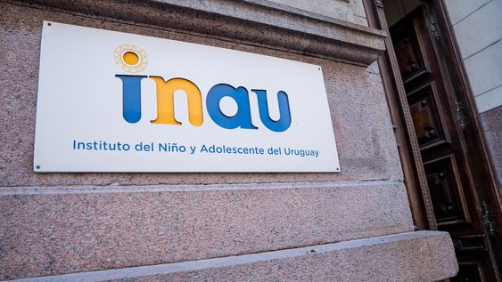 Sede central del Instituto del Niño y Adolescente del Uruguay (INAU). Sede central del Instituto del Niño y Adolescente del Uruguay (INAU).