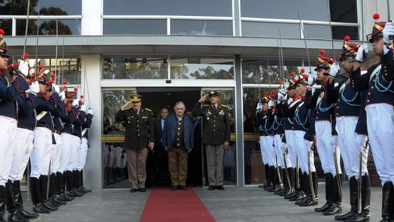 imagen de José Mujica insiste en que las reformas de retiros y de leyes orgánicas militares deben ser un paquete único en el Parlamento imagen de José Mujica insiste en que las reformas de retiros y de leyes orgánicas militares deben ser un paquete único en el Parlamento