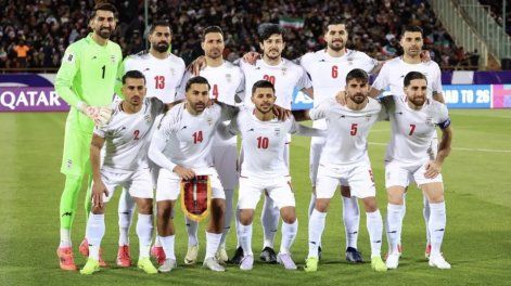 La selección nacional de fútbol de Irán posa para una foto de grupo antes del partido de fútbol del Grupo A de la fase de clasificación de Asia para la Copa Mundial de la FIFA 2026 entre Irán y Uzbekistán, el 25 de marzo de 2025 en Teherán.