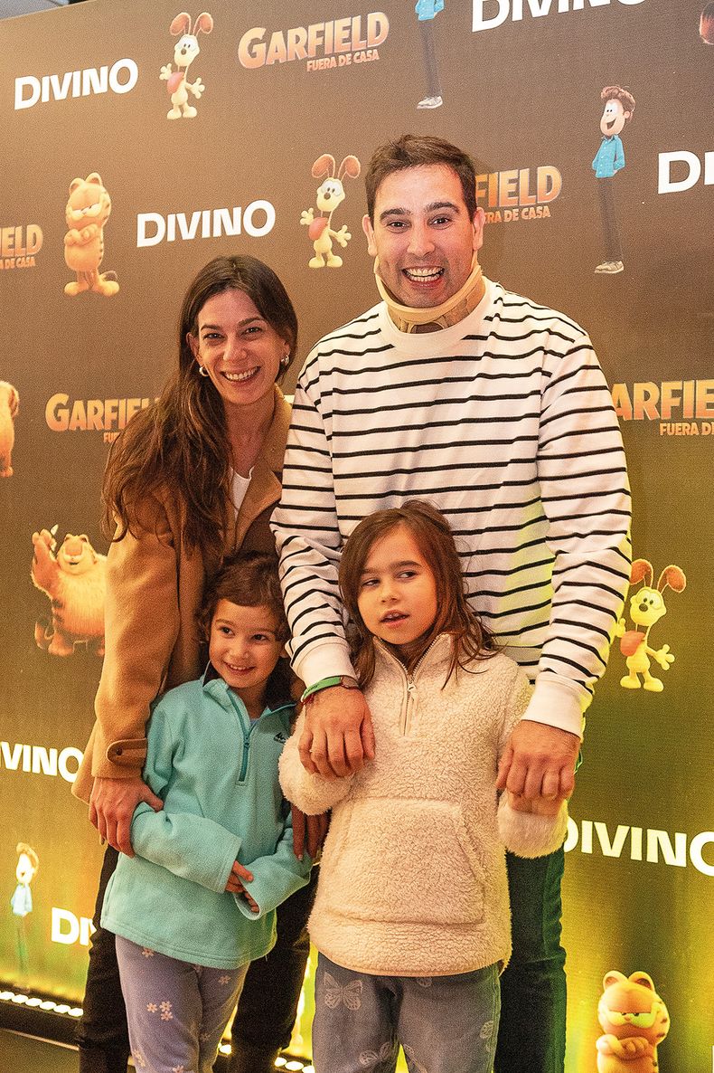 Nicole Regusci con Daro, Clara y Emma y Kneubühler