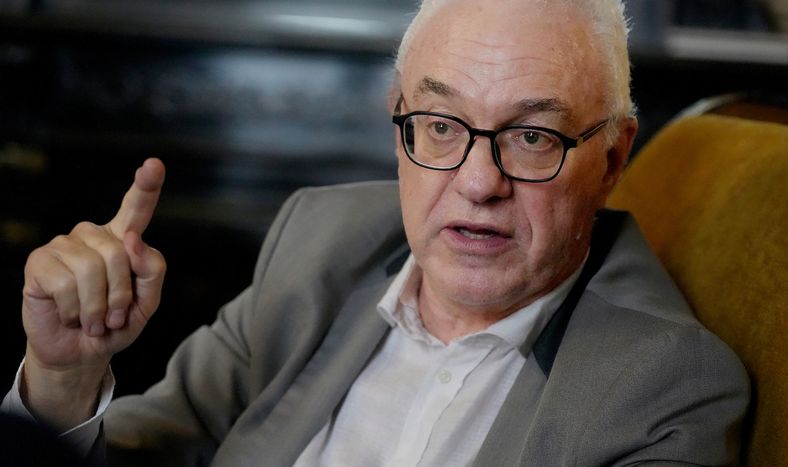 Ministro de Relaciones Exteriores, Mario Lubetkin