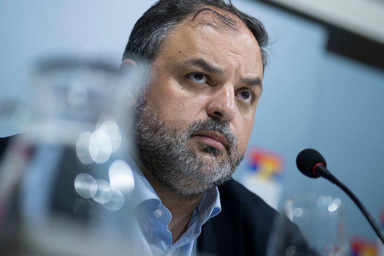 Charles Carrera durante una conferencia en la Huella de Seregni