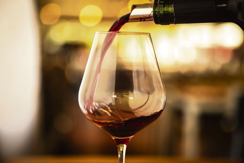 El sector vitivinícola uruguayo cuestiona la competencia que generan los vinos argentinos, por la diferencia del tipo de cambio y el contrabando. Foto: INAVI