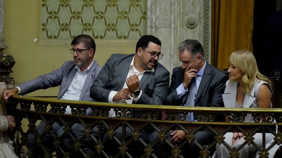 Fernando Pereira, Alejandro Sánchez, Yamandú Orsi y Carolina Cosse, durante la asunción de la nueva Legislatura. Fernando Pereira, Alejandro Sánchez, Yamandú Orsi y Carolina Cosse, durante la asunción de la nueva Legislatura.