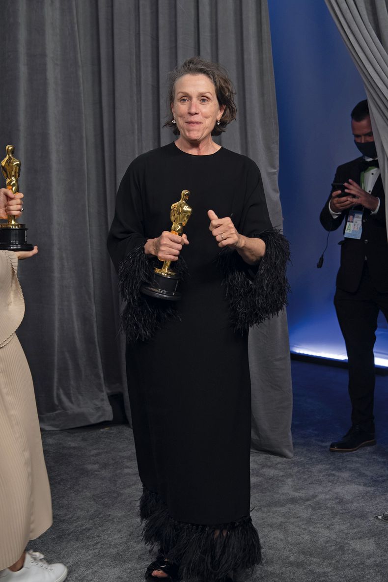 Frances McDormand ganó como mejor actriz por Nomadland