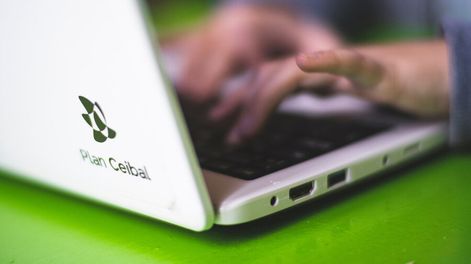 Computadoras del Plan Ceibal. Foto: Pablo Vignali / adhocFOTOS