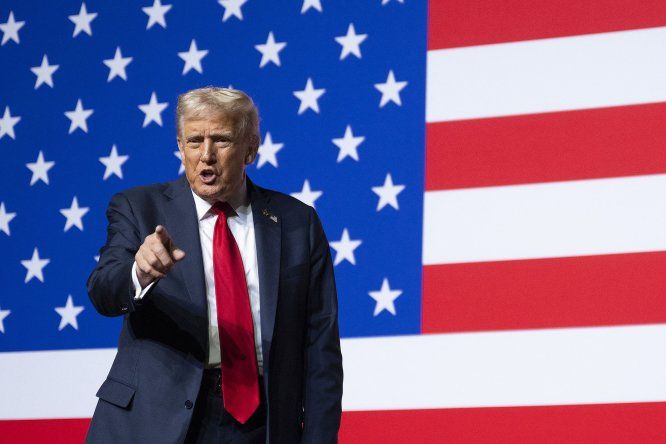 Donald Trump, tras dirigirse a altos oficiales militares reunidos en la Base del Cuerpo de Marines de Quantico, Virginia, el 30 de setiembre de 2025.
