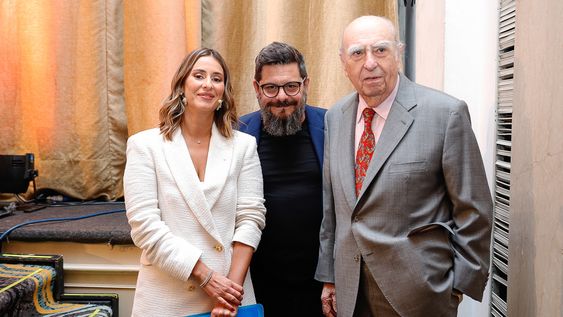 Viviana Ruggiero, director de Penguin Random House Uruguay Julián Ubiría y expresidente Julio María Sanguinetti.