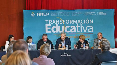 Búsqueda | Primera sesión abierta del Codicen en el interior del país, en la localidad de Baltasar Brum, Artigas. Foto: Cortesía ANEP