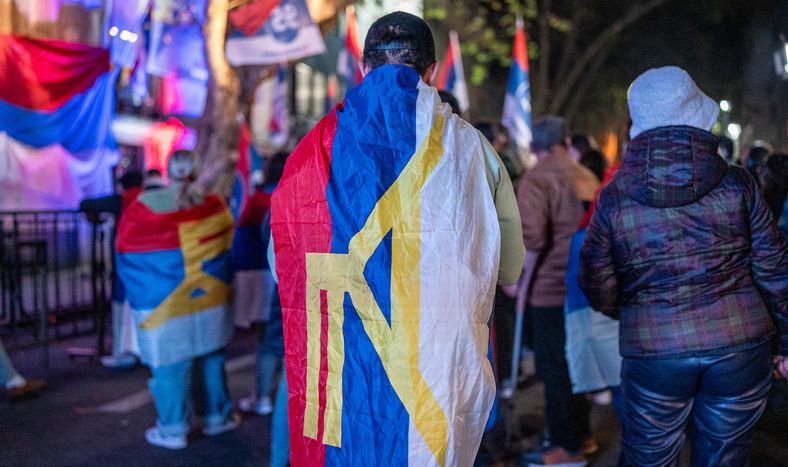 Militantes del Frente Amplio durante los festejos en Montevideo por las elecciones departamentales