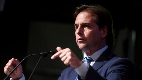 imagen de Lacalle Pou fue a hablarle a empresarios argentinos y volvió con la “esperanza” de López Mena y la promesa de más Mercosur imagen de Lacalle Pou fue a hablarle a empresarios argentinos y volvió con la “esperanza” de López Mena y la promesa de más Mercosur
