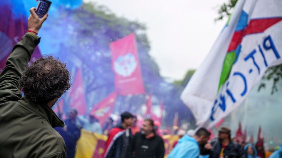 Movilización durante el paro general parcial del PIT-CNT. Movilización durante el paro general parcial del PIT-CNT.