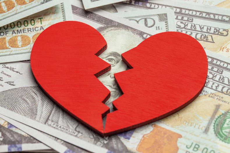 Un reciente estudio (enero del 2025) de la empresa de servicios financieros Bankrate revela que un 40% de los estadounidenses que viven en pareja comete o cometió alguna vez infidelidad financiera, una cifra muy superior a la de la infidelidad sexual.