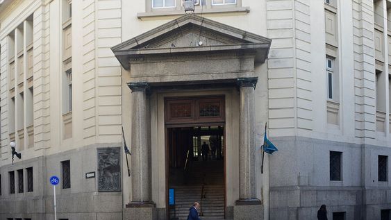 Fachada de la Administración Nacional de Correos