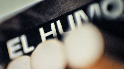 Búsqueda | Cajas de cigarrillos. Foto:Javier Calvelo / adhocFOTOS