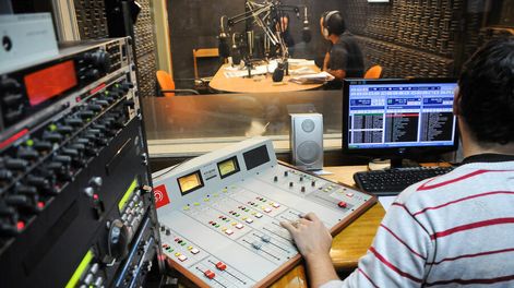 imagen de Las radios en el interior, un servicio “vocacional” y local que  corre riesgo de “extinguirse” ante las nuevas tecnologías