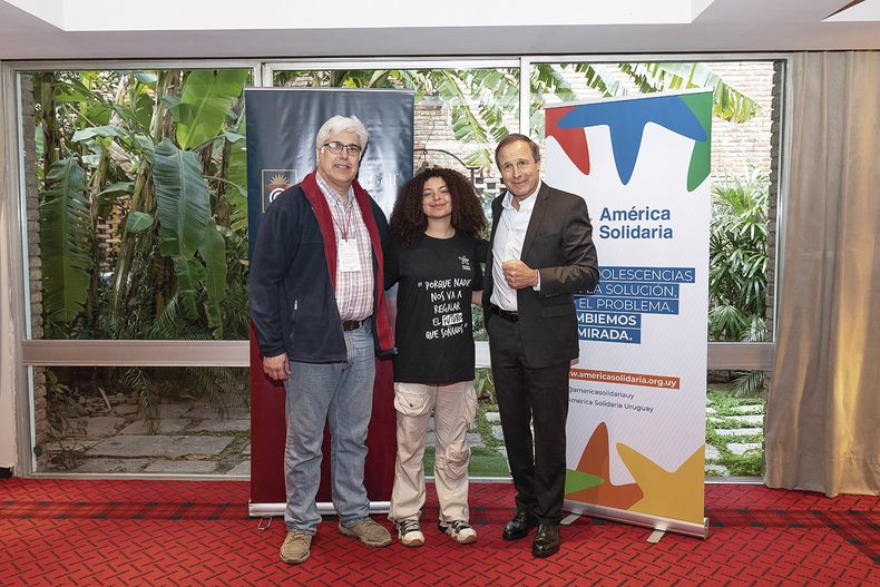 De la Fundación América Solidaria: director general Javier Pereira, voluntaria juvenil Dandara Testa y presidente Marcelo Pereira