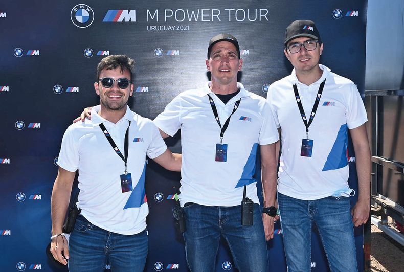 Los pilotos internacionales Hugo Becerra, Gabriel Castillo y Raúl Pérez-Gama