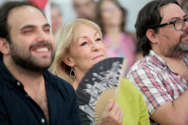 Gonzalo Civila y Carolina Cosse durante el cierre 30° Congreso Extraordinario Partido Socialista en Montevideo. Foto: Javier Calvelo / adhocFOTOS