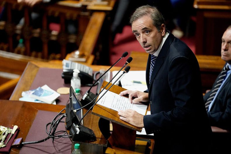 Sebastián Andújar durante la ceremonia de asunción como presidente de Cámara de Diputados. Foto: Javier Calvelo / adhocFOTOS